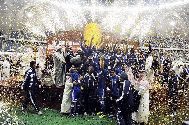 👏 تهانينا لنادي #الهلال على موسمه الرائع!
بطل الدوري حقق الثنائية 🏆🏆 بفوزه أيضاً بكأس خادم الحرمين الشريفين 🇸🇦
 ألف مبروك للزعيم وجماهيره💙💙