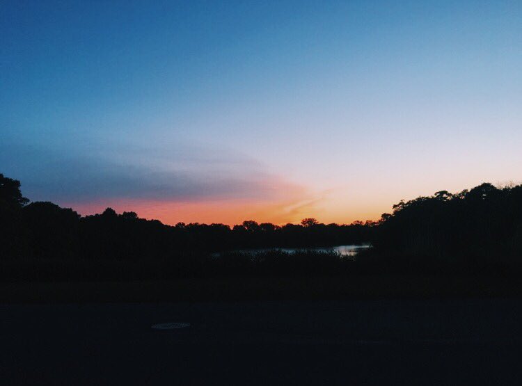 daleenaa's tweet photo. perks of a run at 8:00PM https://t.co/rdi8Mohxdb