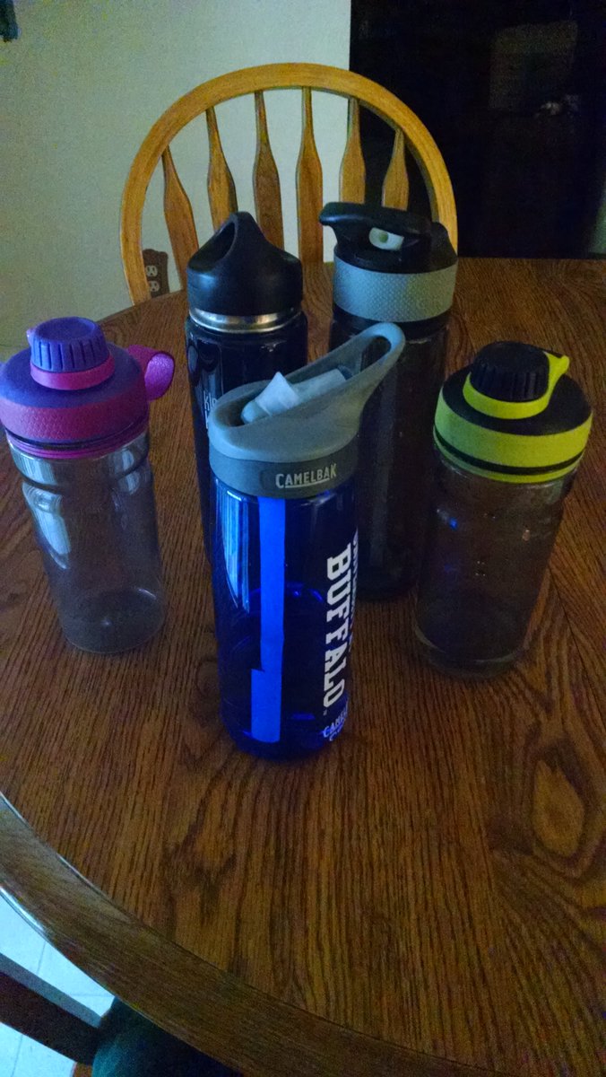 simply_siamese's tweet photo. So many ecotainers to fill all my water and @TimHortonsUS coffee needs, there's so need for needless waste #wasteLESS #447challenge https://t.co/wyuIV7y6gt