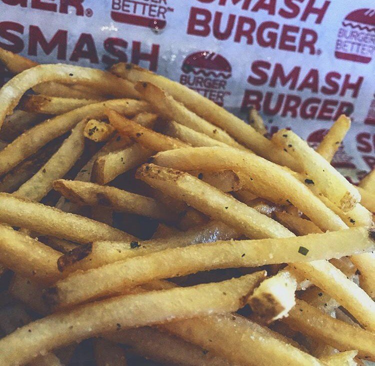 Smashburger's tweet image. Feed me fries and tell me I'm pretty. 🍟 #feedme #fries #tellmeimpretty (Insta 📸: @_dop3)