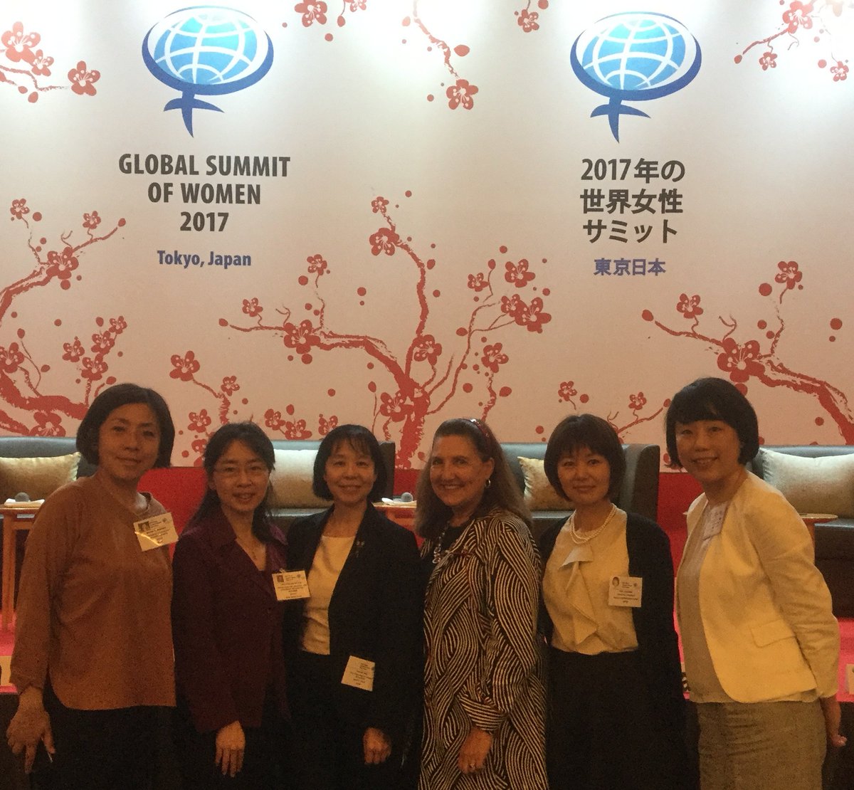 OracleWomenLead's tweet photo. Vibrant energy at the Global Summit of Women 2017 in Tokyo #GSWTokyo with @Oracle attendees from @Oracle_Japan, China and USA #womenintech https://t.co/YJ9ItLURB5