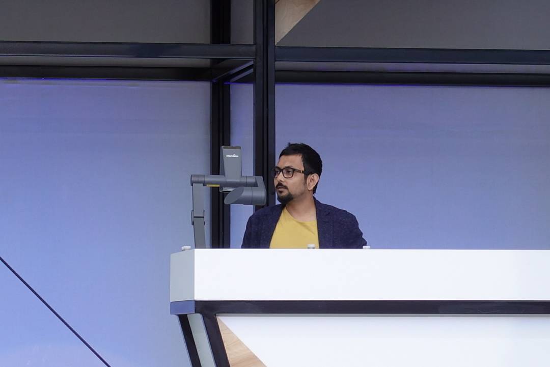 neoison's tweet photo. Demoing @io. #olaforweb #IO17 https://t.co/n2jcRCECS6
