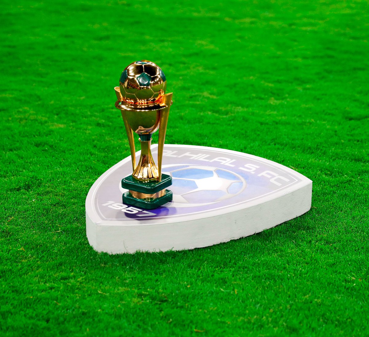 Alhilal_FC's tweet photo. وسيتم التغريد، ونشر المزيد من الصور لأفراح #الزعيم_الملكي بكأس الملك لاحقًا. 

#الهلال https://t.co/ZpNjgxlsWa