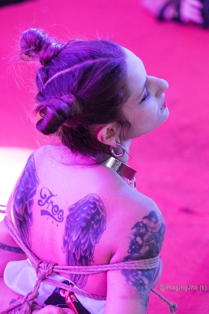 ImagingJhc's tweet photo. @Alexa_Nasha @JordilucenaV @SALONEROTICOBCN #Zorrilandia #SEB2016 https://t.co/RhqbOAvjkX
