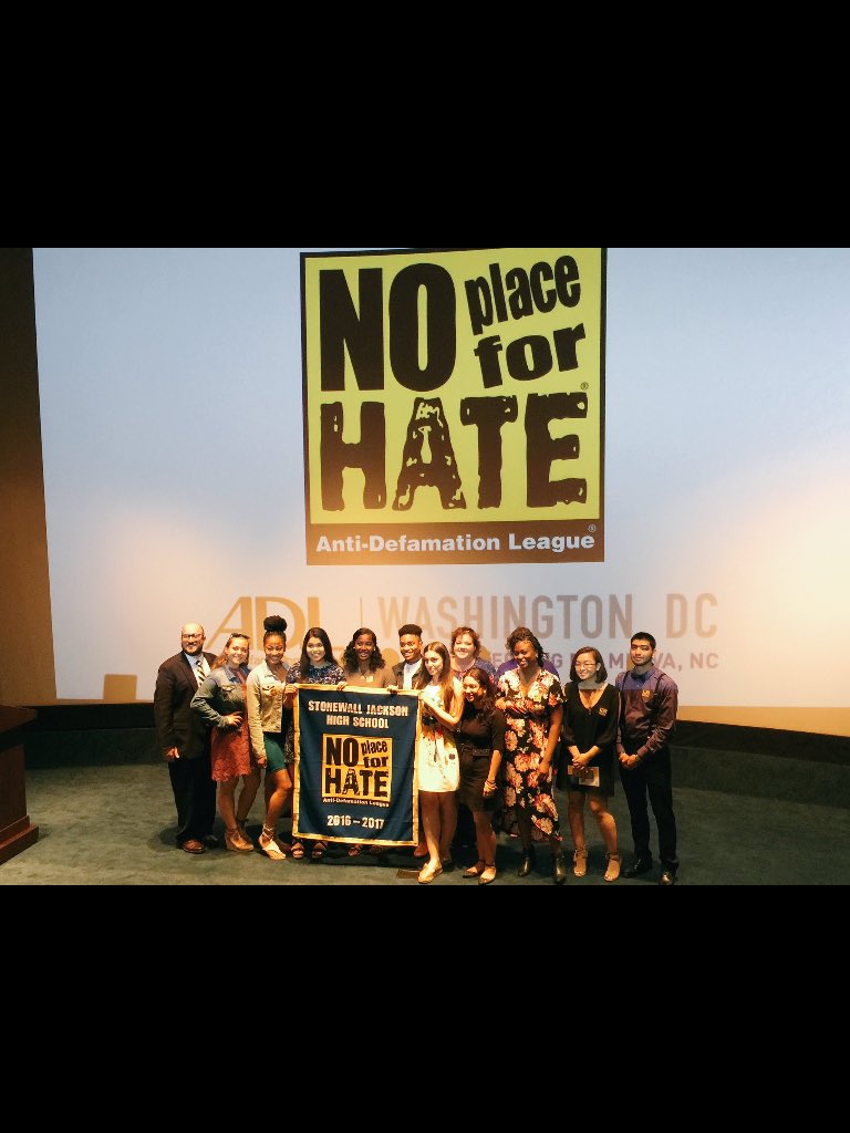 ReedhsSALC's tweet photo. Huge shoutout to our Peer Diversity peers who have encouraged #noplaceforhate in our Stonewall community! ❤️💛 https://t.co/XgwOy6yb88