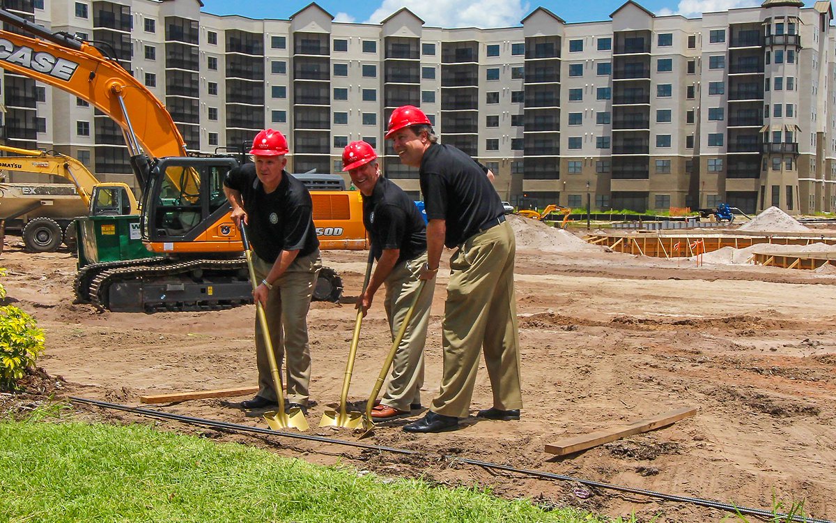 GroveResidences's tweet photo. Celebrating major progress on the Surfari Water Park at The Grove Resort Residences, Check our #FlyAndBuy program. https://t.co/IiiM8KXs9z https://t.co/yyZDvtxoDB