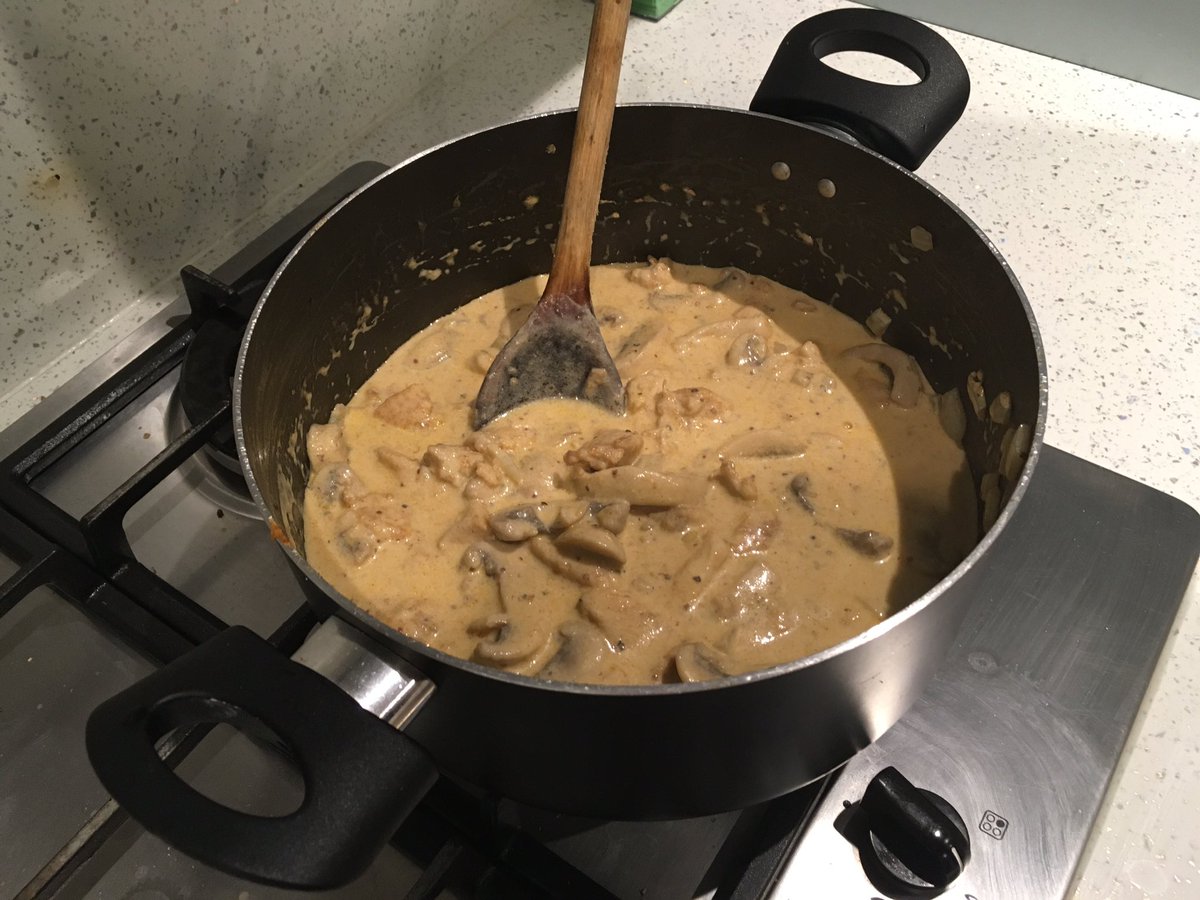 lucinda_burrows's tweet photo. Friday's dinner sorted-helloo stroganoff 😍 #fitness #workout #fitfam #gym #gymlife #protein #nutrition #Startups #Food #defstar5 #mpgvip #RT https://t.co/rG5JZX7Vmx