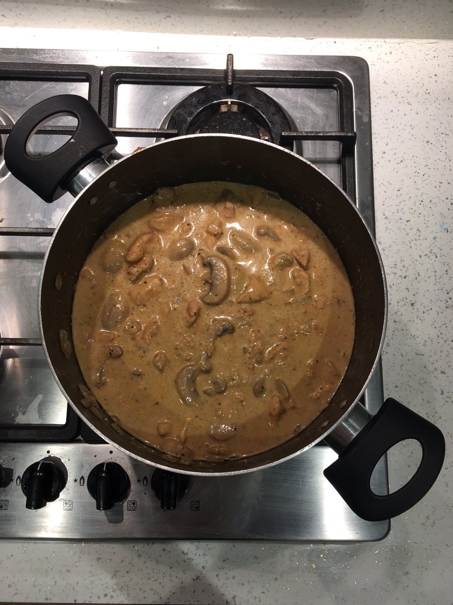lucinda_burrows's tweet photo. Friday's dinner sorted-helloo stroganoff 😍 #fitness #workout #fitfam #gym #gymlife #protein #nutrition #Startups #Food #defstar5 #mpgvip #RT https://t.co/rG5JZX7Vmx