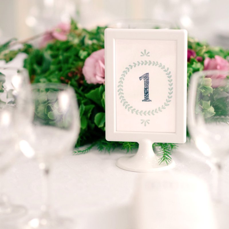onbeapaper's tweet photo. Stationary for E+J wedding: invitations, table markers, table lists, menus and gift tags #beapaper #graphicdesign #designgráfico #casamento https://t.co/4zU6NrO9IQ