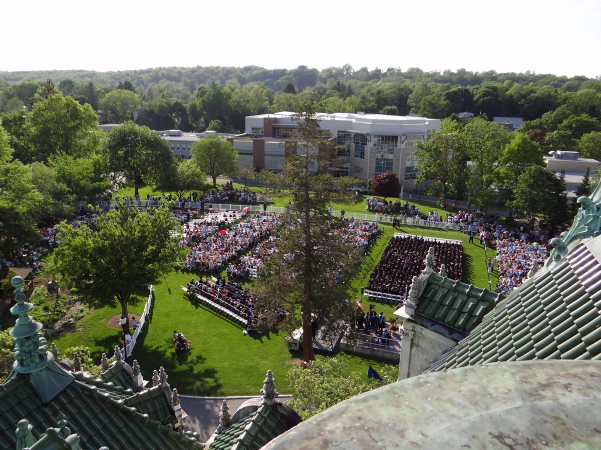 SUNY_Orange's tweet photo. *~#UpOnTheRoof~* 2017 Commencement Ceremony!
-
#SUNYOrange #commencement #graduation #suny #beautiful64 https://t.co/K41nBuQKH5