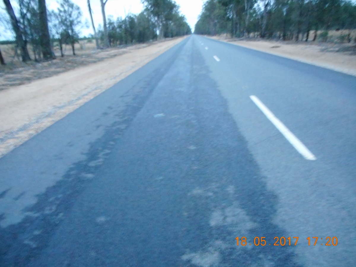 1EarthMedia's tweet photo. Qld landholder made noise complaint against Shell's QGC
So they dumped #CSG waste water on Rd in front of his place
#QldPol #AusAG #AgChatoz https://t.co/94SbtsFLAN