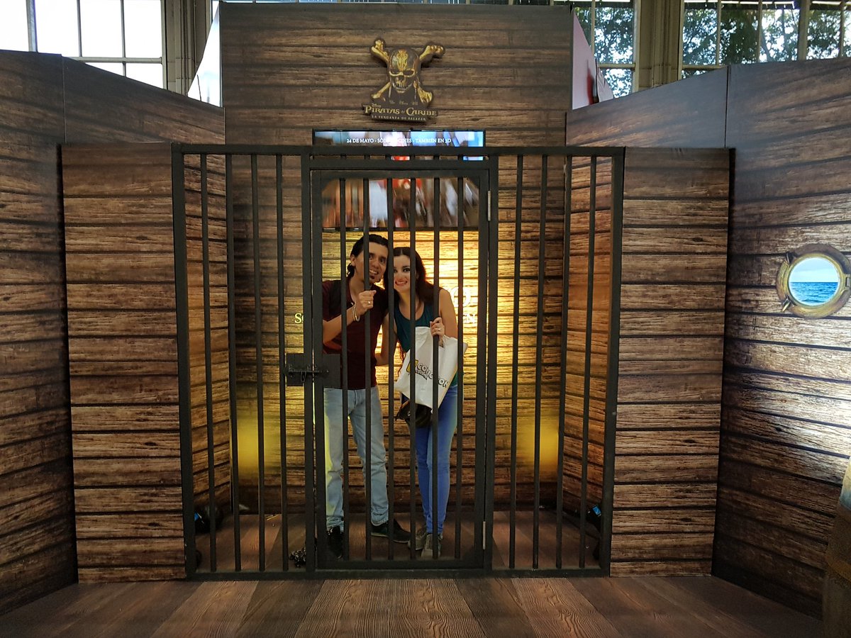 diego6sic6's tweet photo. #piratasencomiccon https://t.co/TNZtr5LGxB