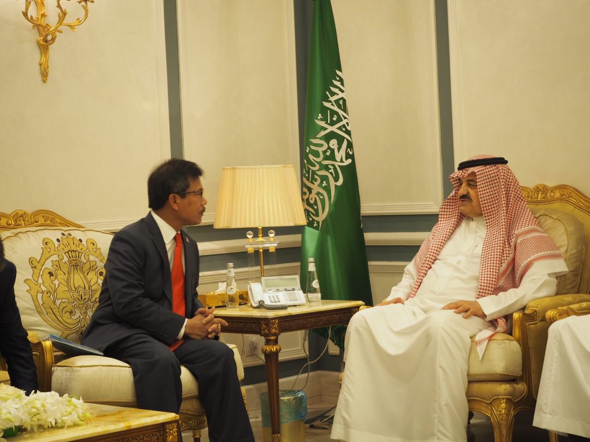 alwi_ibrahim59's tweet photo. Kunjungan hormat ke atas H.E. Mr. Abdul Rahman Al-Rabi'an, Deputy Minister of Interior, Saudi Arabia. https://t.co/E2NXgzVSuF