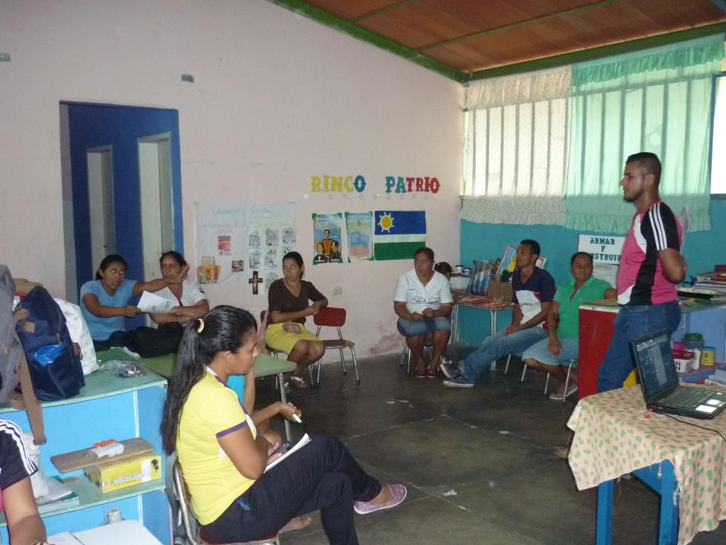 eb_masato's tweet photo. Socializacion de la constituyente @eb_masato @clifmaguablanca @norkyegc @aular_terry https://t.co/OJZ3m0XoR7