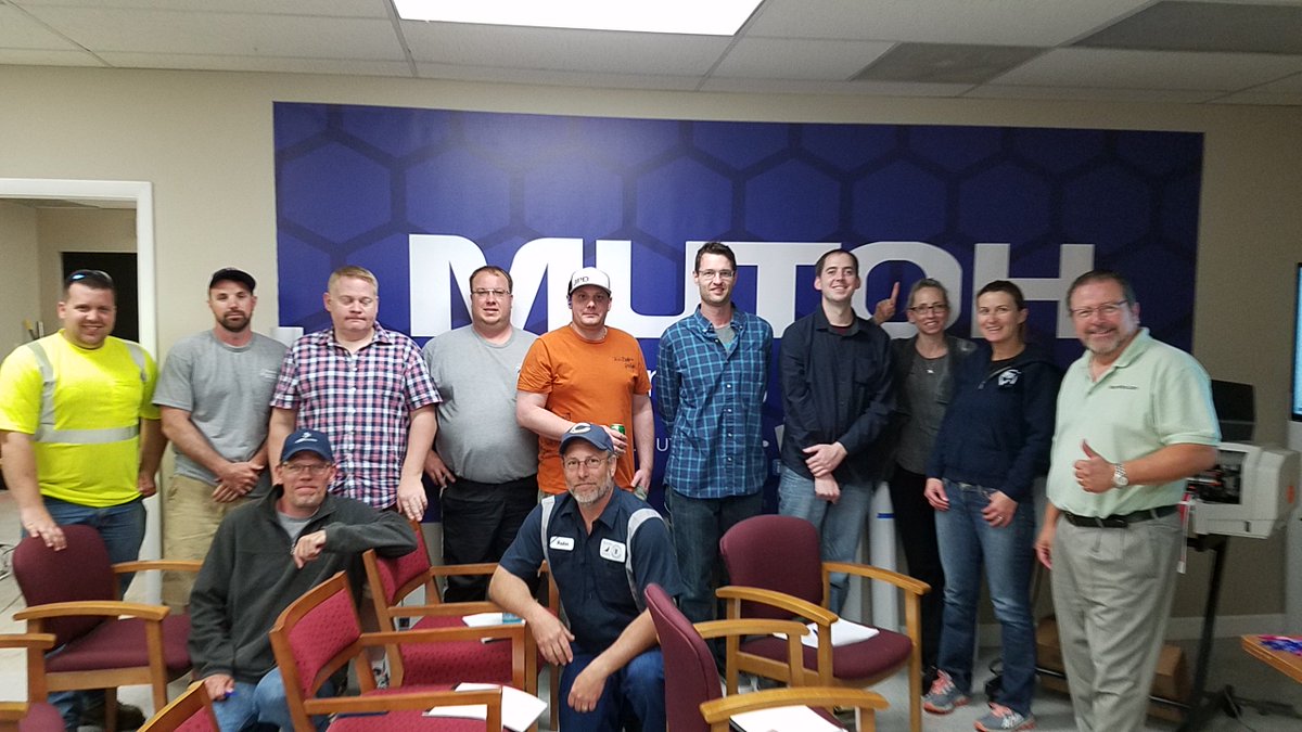 MutohAmerica's tweet photo. Thanks to all who attended the Color Management Class at Mutoh Chicago today! #teammutoh https://t.co/Tfqr15Goky