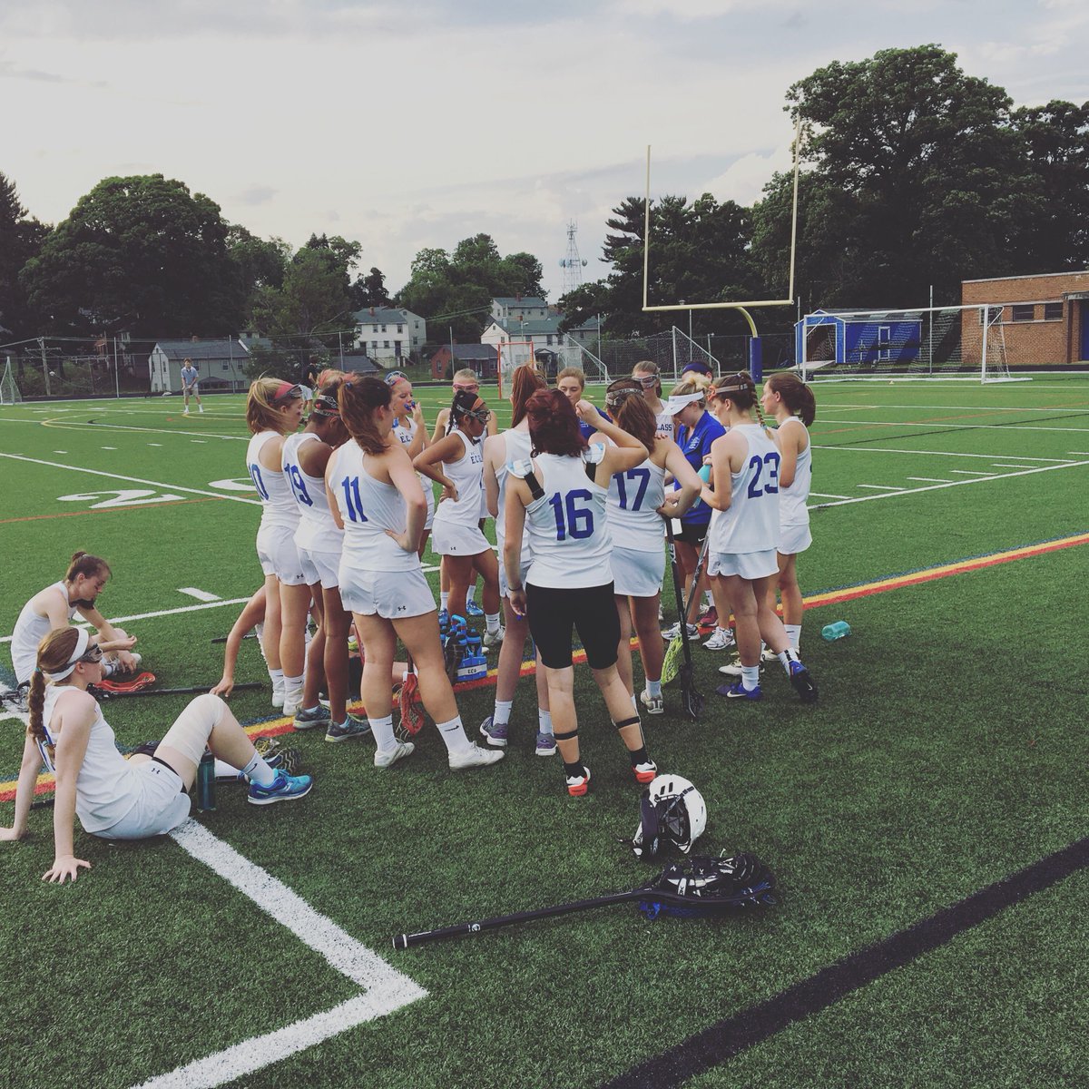 ecghighschool's tweet photo. Halftime! ECG up 9-5. Finish strong πͺ! @ecgathletics #Hilltoppers #ecglax https://t.co/BWM6gkQD2S