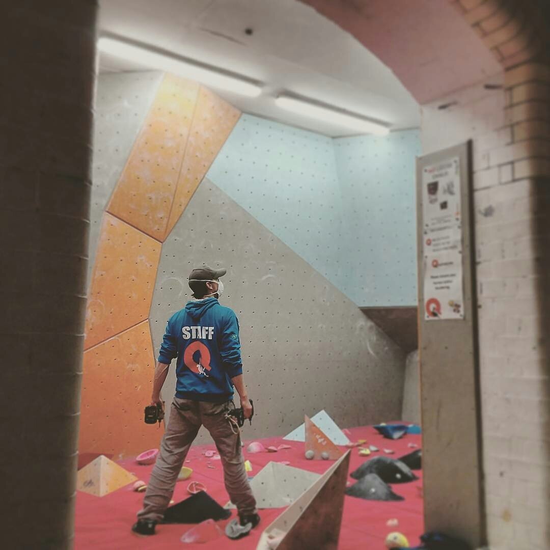 A mess like this, 
A dress code like that, 
At this hour of the night, 
Can only mean 1 thing.............

Boulder room 2 reset tomorrow! 😆