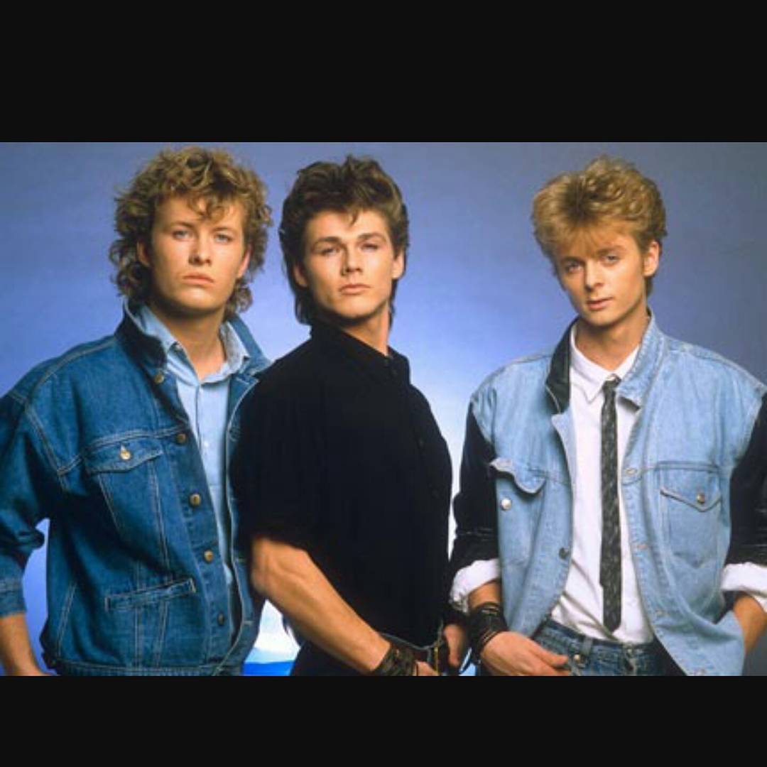 bringbackour80s's tweet photo. "Take on me" #aha
#bringback80s https://t.co/3t4a0DQAXt
