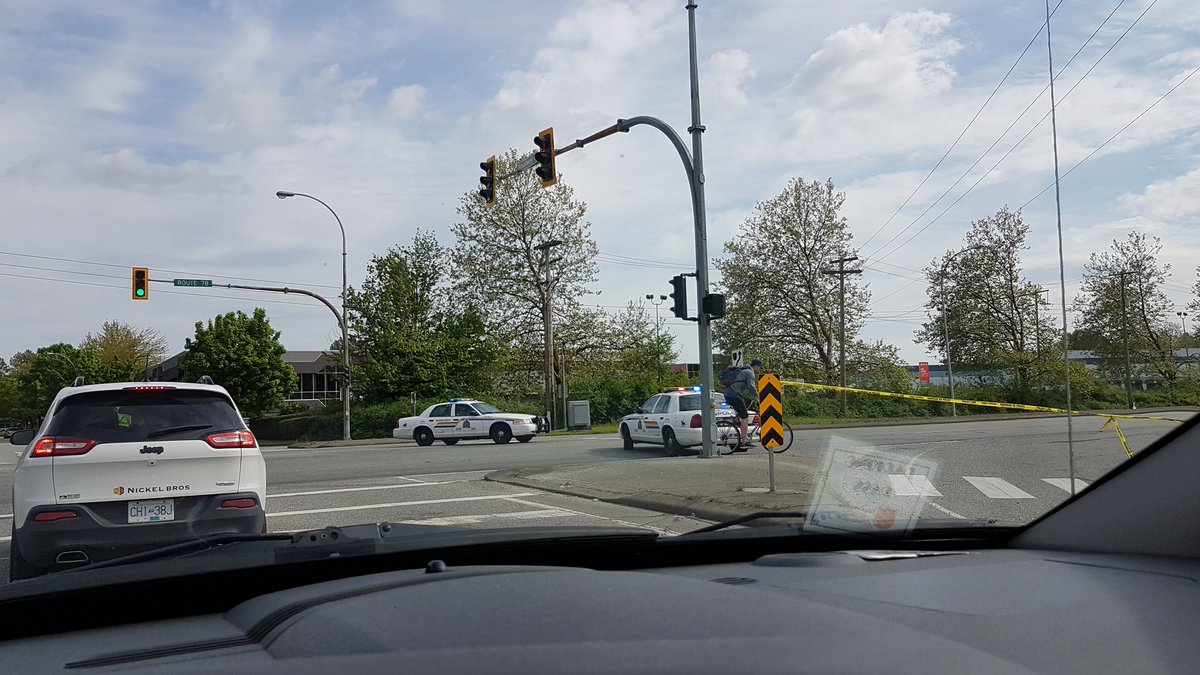 Shylow77's tweet photo. @CTVVancouver @GlobalBC @VirginRadioVan @Z953VAN  The hwy is shut down between Broadway and Pitt River on the Mary Hill bypass. #Poco https://t.co/OPN5DuqUk0