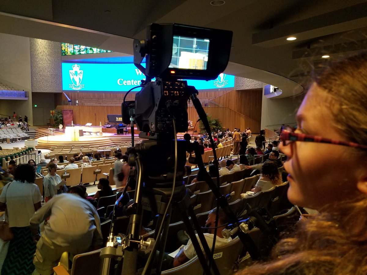 erinstillion's tweet photo. The view from #Camera4 @CenterSD Graduation @ChurchoftheRez with my aspiring Yellowjacket https://t.co/Tnasq9HWwu