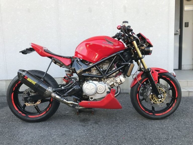 ホンダ VTR250をストリートファイターにカスタマイズ⁉︎ うひょー ホンダ VTR250をストリートファイターにカスタマイズ⁉︎ うひょー