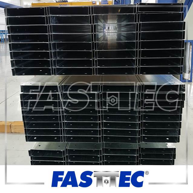 FASTTECPanama's tweet photo. Perfiles "C" en 1 mm de espesor para encofrado de vigas de fundación #construccion #proyectosciviles #acero #ingenieria #arquitectura https://t.co/2JDjdrMyKt