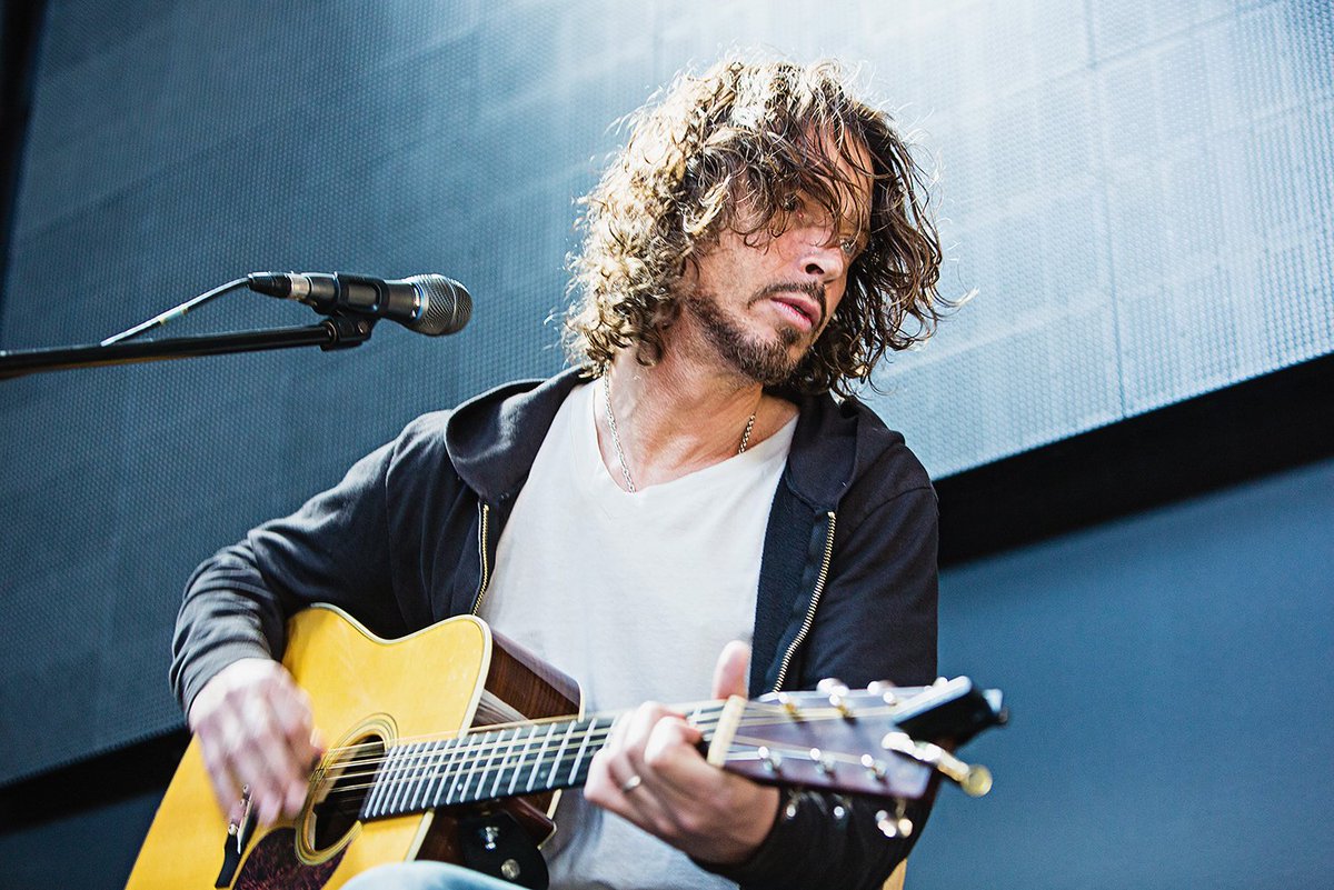 RollingStone's tweet image. Hear 8 of Chris Cornell's great acoustic covers rol.st/2pXB8uw