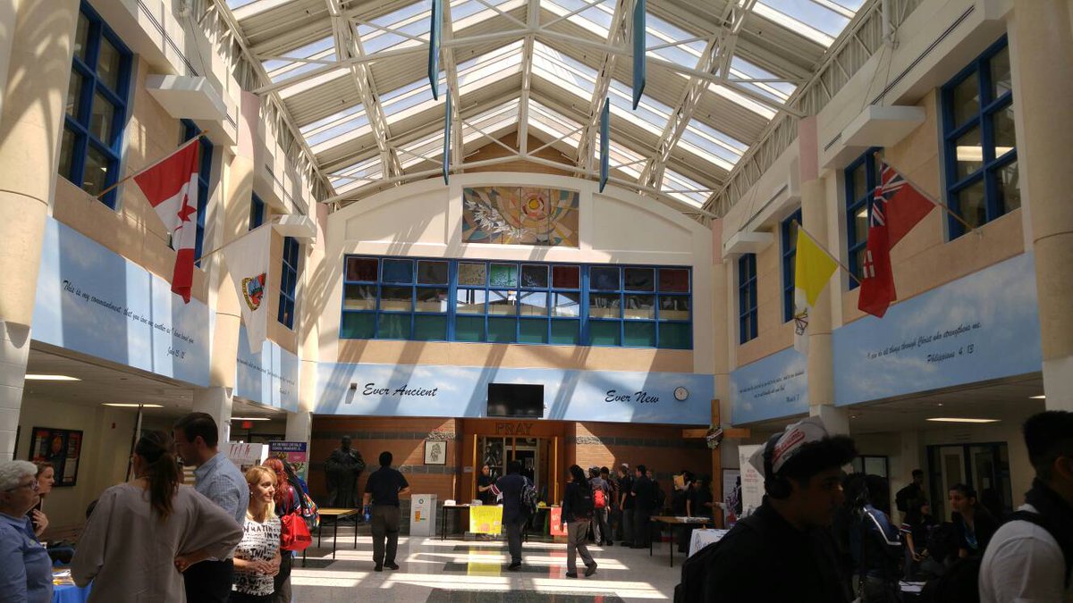 GetTogetherTO's tweet image. Volunteer experience matters! @StAugSS students exploring volunteer opportunities #learningbeyondtheclassroom #letsgetto #initiative