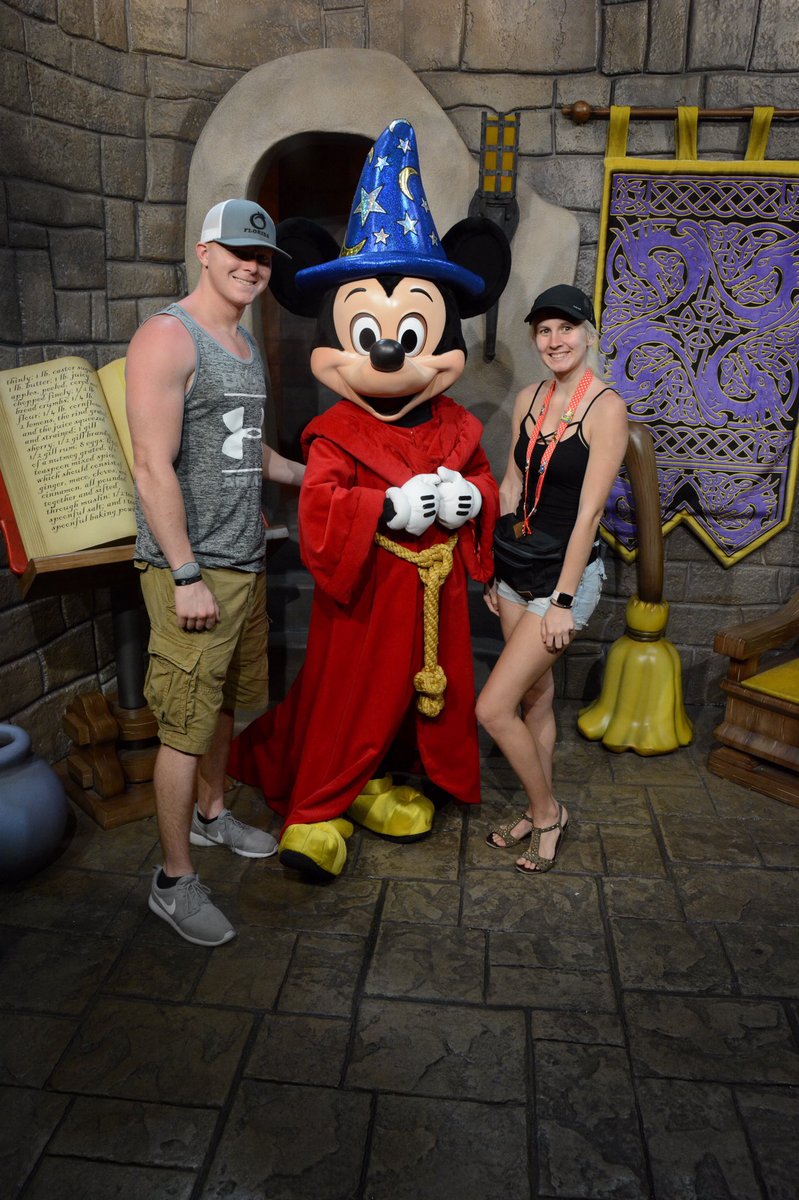 chelskohll's tweet image. BEST BF AWARD 😭😍🏰❤️ #makingmydreamscometrue