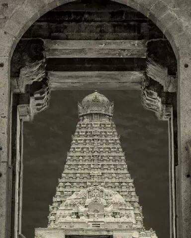 blackietwits17's tweet photo. பாகுபலி மன்னரின் கிராபிக்ஸ் காட்சிகளை கண்டு வியக்கும் மனிதர்களே
இது தான் எங்கள் சோழ தேசம் ராஜ ராஜ சோழனின் சமஸ்தானம்
பிரம்மாண்டத்தின் உச்சம் https://t.co/kA3ox1MIug