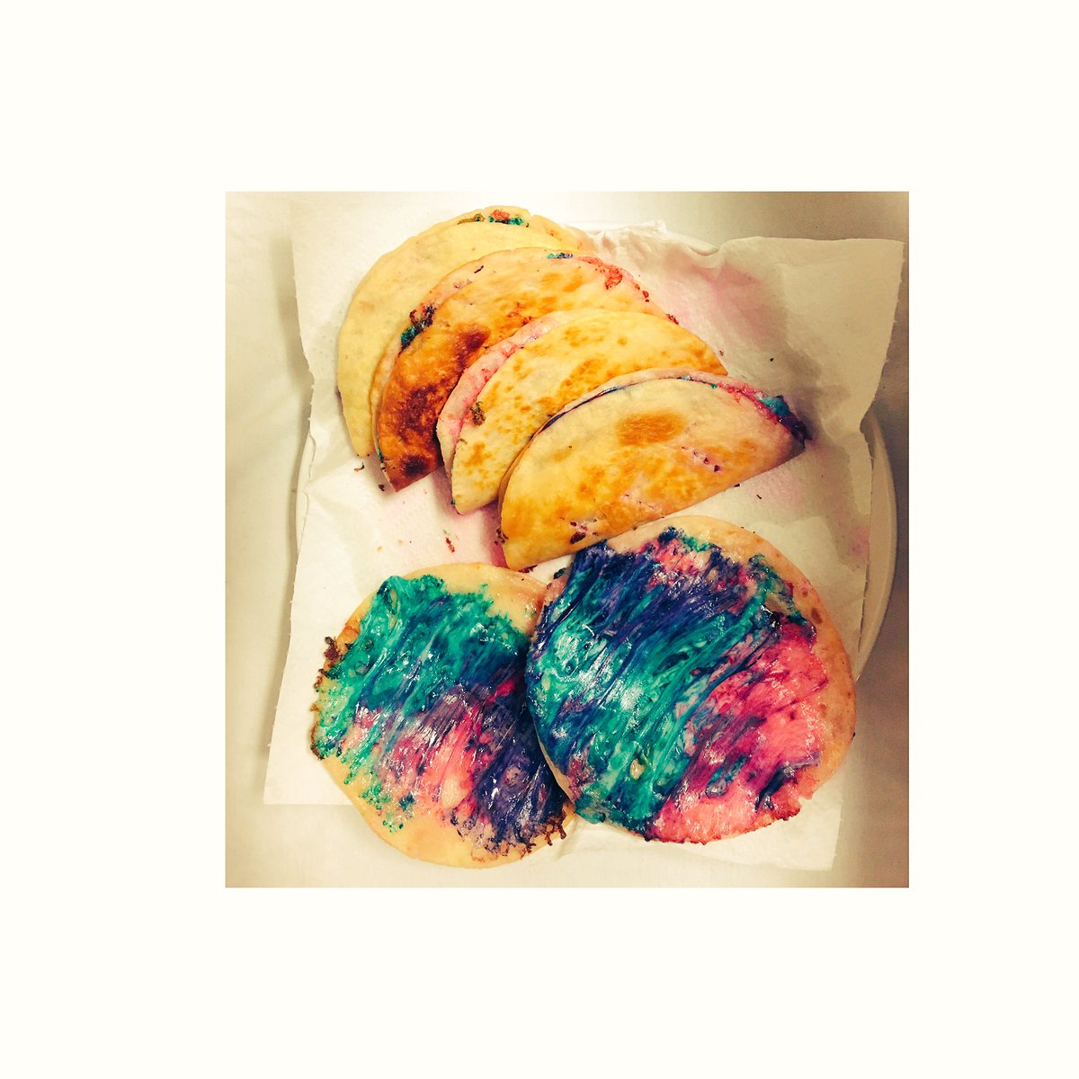 tx_redQueen's tweet photo. Unicorn quesadillas ✨🦄✨🦄 https://t.co/Jc8jrol3pr