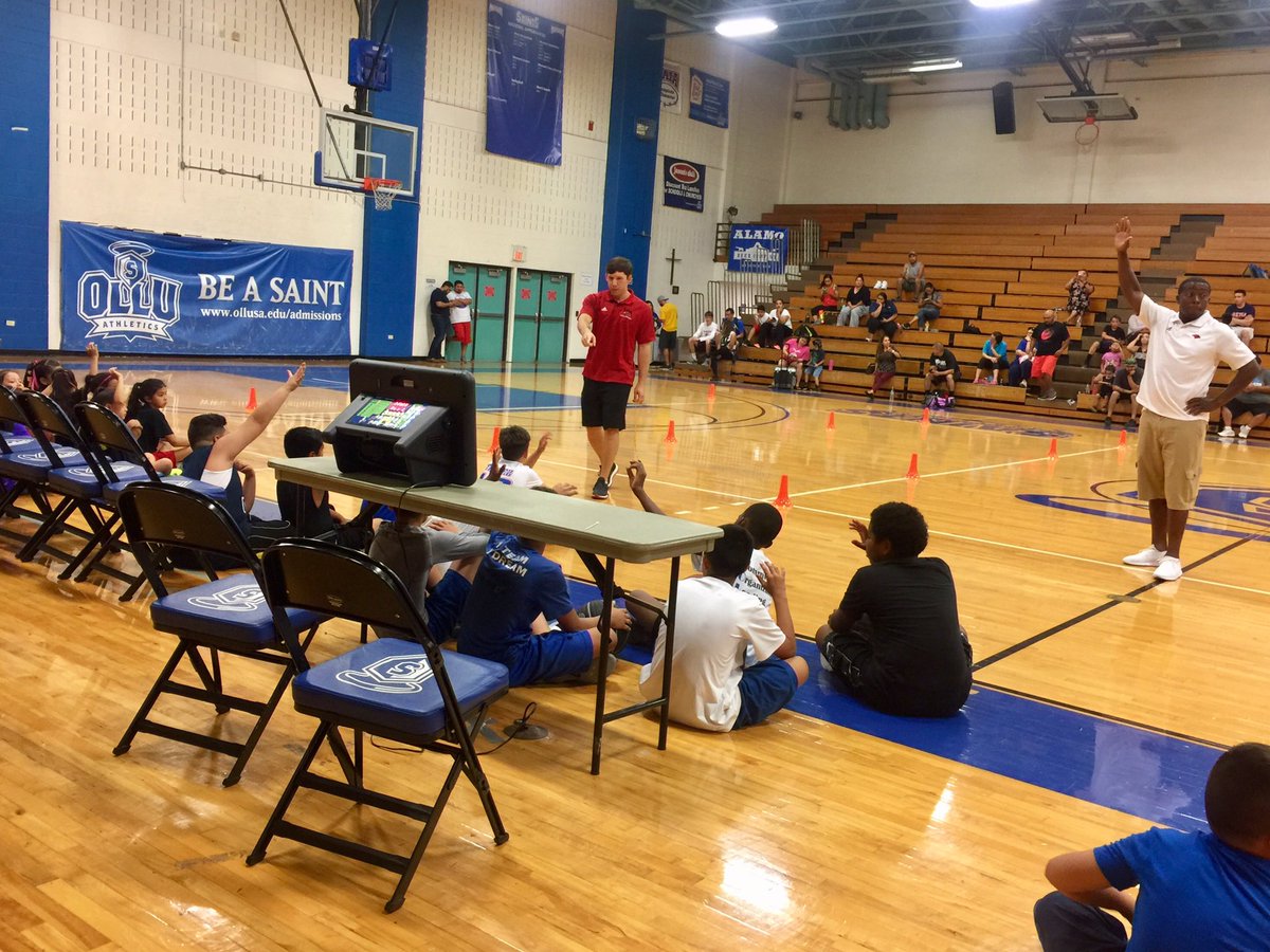 TeamUpSA's tweet photo. #TeamUpSA Free Basketball Clinic:  Next Up Asst Coach's John Clark &amp; Marvin Walker UIW https://t.co/upEzQmVCPO