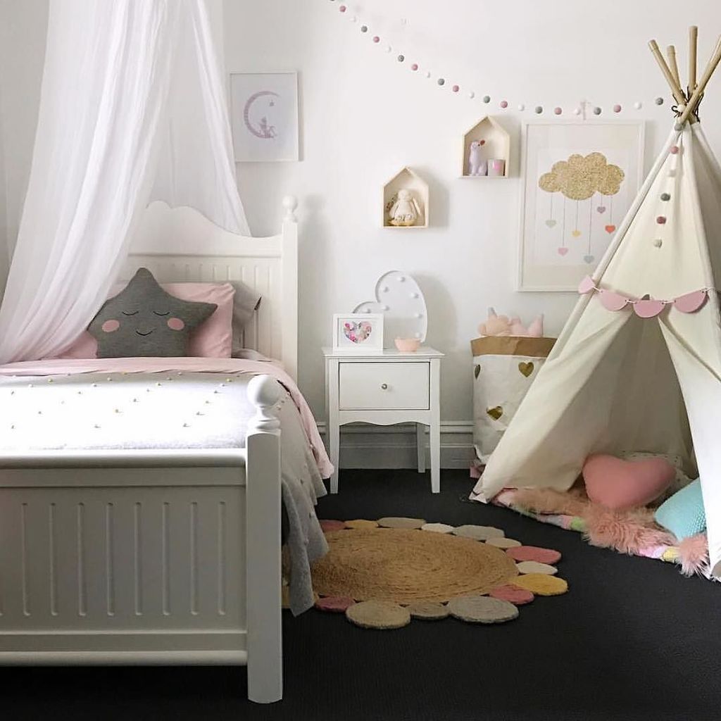 casadasamigas_'s tweet photo. Que quarto fofíssimo esse, estamos encantadas! 💖✨ {pic @myhouseloves} #cdaquartos #quarto #bedroom #kids https://t.co/8g2uquovAE