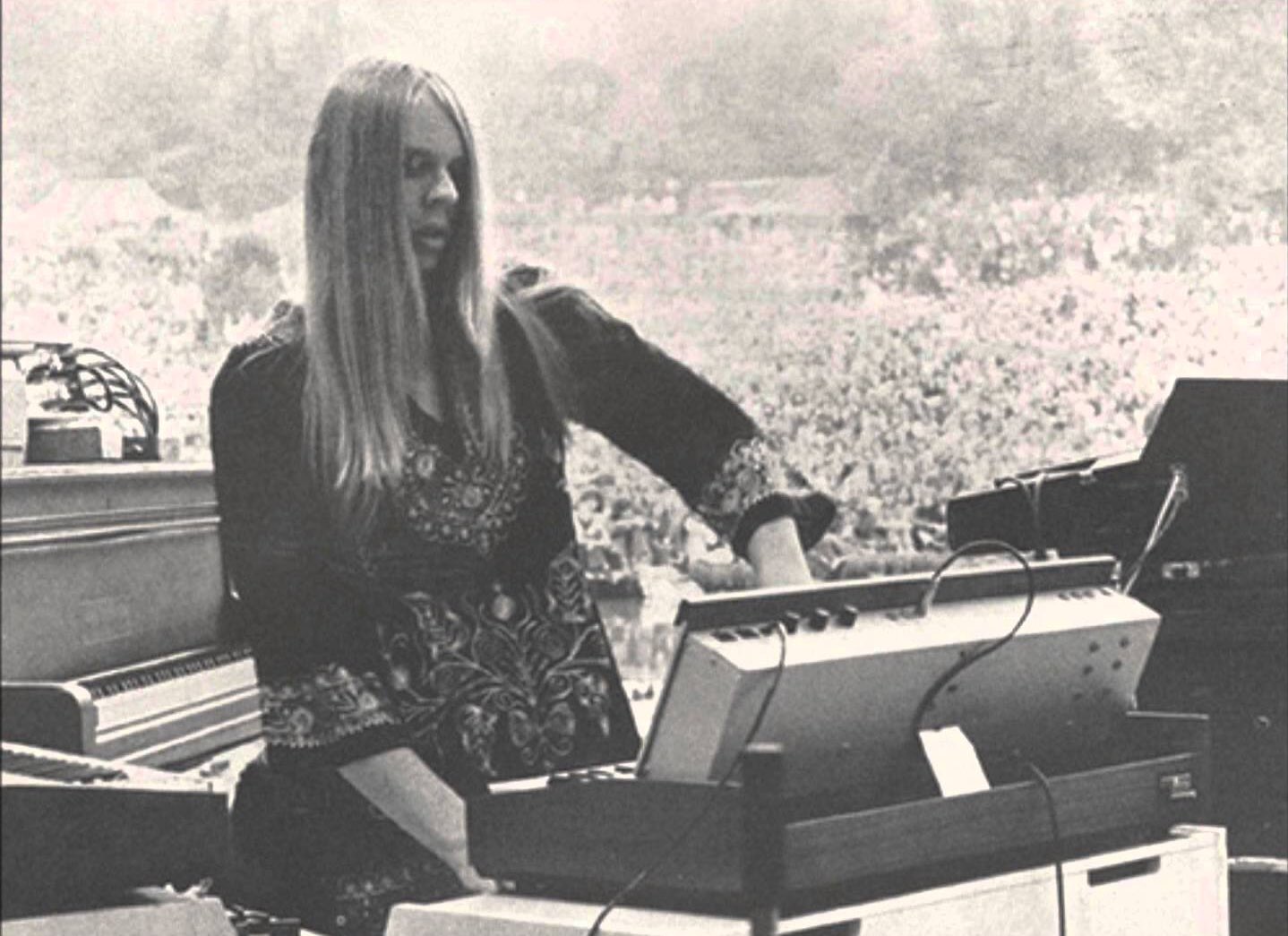    Happy birthday to the amazing Rick Wakeman! ¡Feliz cumpleaños 