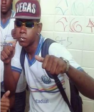 TwittandoZueira's tweet photo. 2017 filho achei foto do seu avô / 2070 filho achei foto do seu avô

#MafiaSdvSegueQTeSigo https://t.co/YIkz1ZLSZK