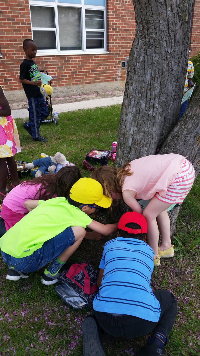 ginettefrenchie's tweet photo. Super belle journée de classe en plein air. @EECSteMadeleine  @cscmonavenir  #OutdoorClassroomDay https://t.co/9NKs7eRXYi