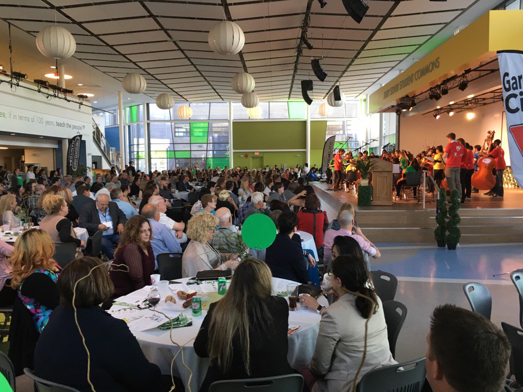 JDzikowicz's tweet image. At the #wayfinders #rhythm&amp;amp;roots dinner to raise money for this amazing organization! Maples for life!