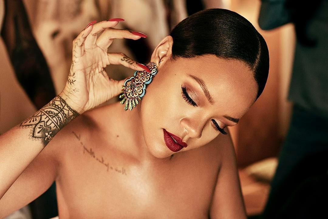 RocNation's tweet photo. .@Rihanna at #CannesFilmFestival with @Chopard. 

#RihannaLovesChopard 💎 https://t.co/K0wKUy11cQ