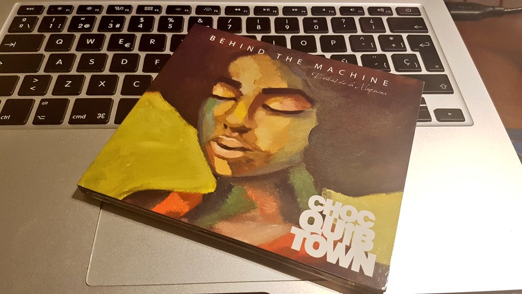 Juanpperiodista's tweet photo. Me sorprendió #BehindTheMachine de @chocquibtown. ¡Vienen días laborales con sabor Pacífico!. Gracias @scarpettayurani @RapportoRP 🎁🎧💿 https://t.co/XemK3us4BX