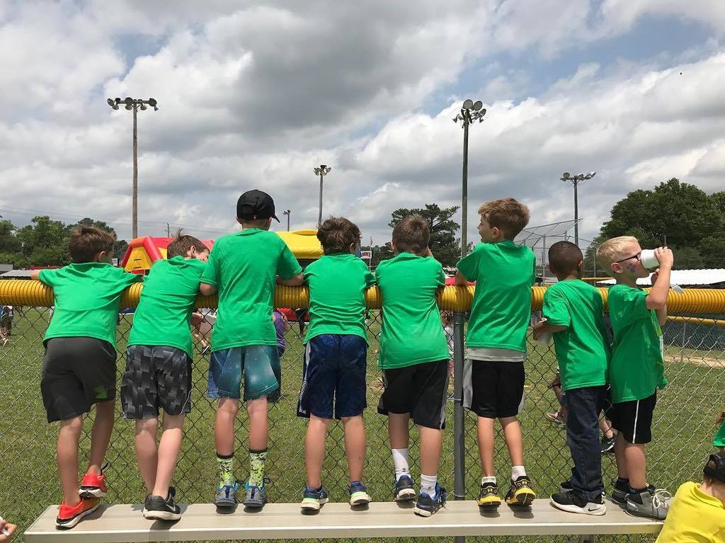 crazykennebecks's tweet photo. This deserves it's one special post... One that chokes me up too. 😍😞 #boys #seniorslideshow #kennebeck2017 https://t.co/aziAXuyPvv https://t.co/5n5n7Tl6vB
