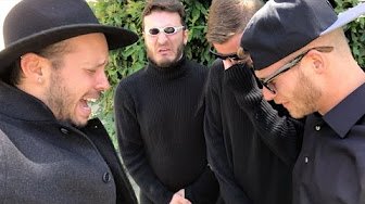 sivanhijazi's tweet photo. men in black (2017)
#justiceforbigred https://t.co/SRHEpnrtIP