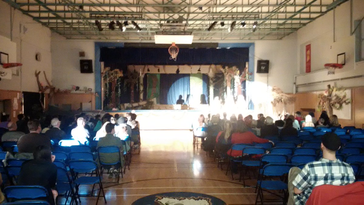 FairviewCBE's tweet photo. Closing night for Jungle Book. #eaglepride Well done! https://t.co/5pOZVPnJcB