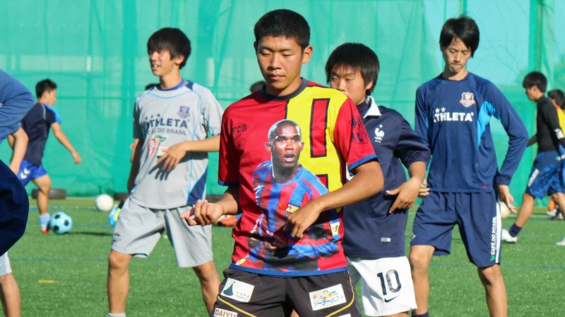 ヤンサカ 聖和学園 齋藤耕太の兄ちゃんはなんと現役ｊリーガーの齋藤恵太選手 ロアッソ熊本 ポジションも同じfwで 兄ちゃんを越える選手になってほしいな ド派手な練習着が目立つ T Co Kptilgcuw1 聖和学園 高校サッカー T Co