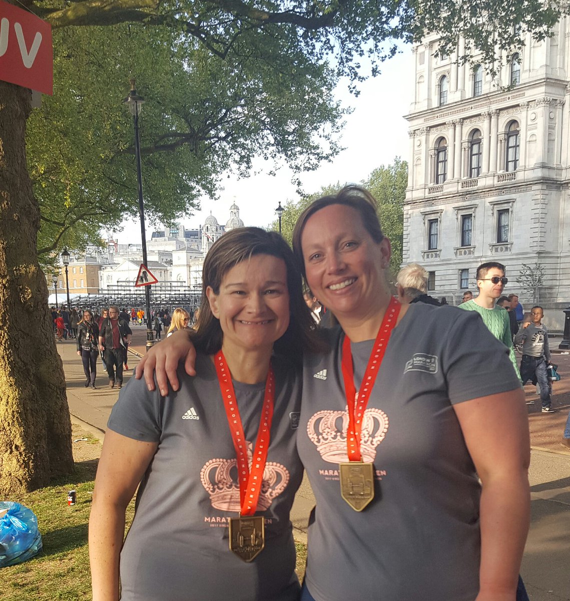 BRUKresearch's tweet photo. “The joys and emotions can be summed up by this photo". See part 2 on @Lau_whale &amp; @Sp63Sue London Marathon journey https://t.co/C2YRVe9uyI https://t.co/x2f0jdidRU