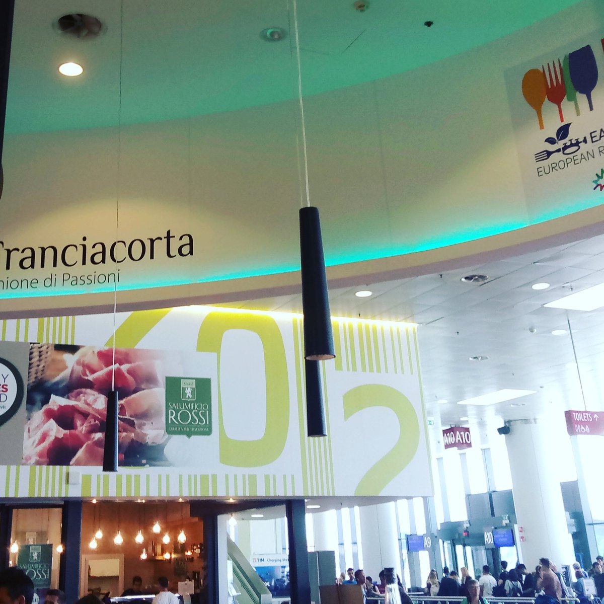 Good morning from #MilanBergamoAirport #Friday #weekend #travel