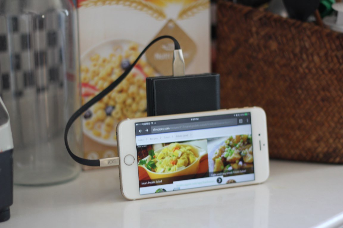 ThorneWallet's tweet photo. #smartwallet.Save your recipe in your wallet, access it with your phone and start cooking! Also provide hybrid cables for both iOS&amp;Android! https://t.co/3O8pypOEaO