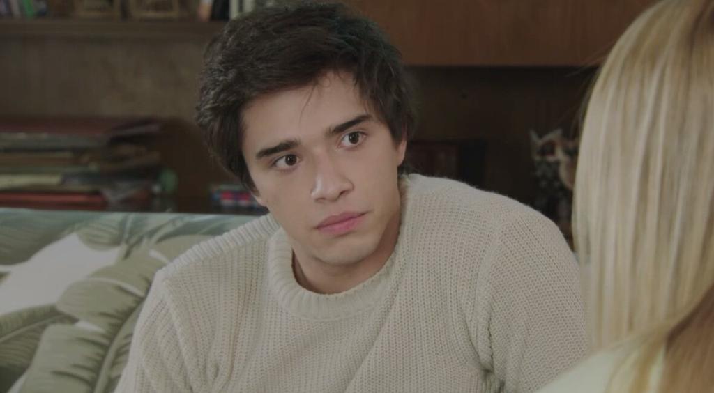 NochesDelTrece's tweet photo. "¿Salimos?" - Micaela a Pedro #QuieroVivirATuLado https://t.co/iMQLztVXFH