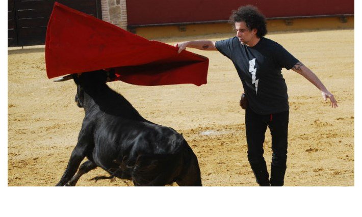 PabloLayus's tweet photo. A La Mole lo castigan. A Calamaro lo premian https://t.co/bglUPTQ1JH https://t.co/phtKiDG16m