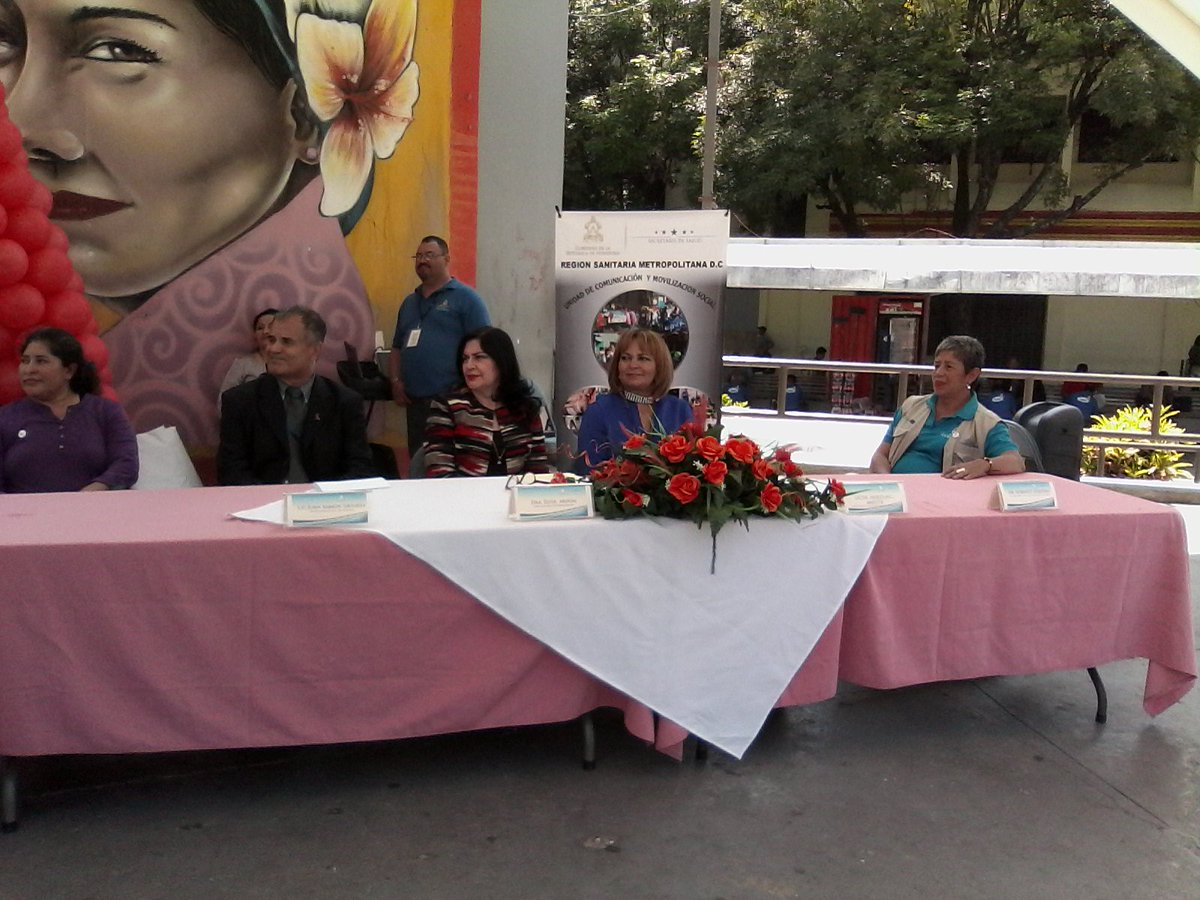 RegionMetroDC's tweet photo. @RegionMetroDC Con mega feria de la Salud se conmemora Día de la Respuesta Nacional VIH/Sida y Día Mundial de la Solidaridad, en el DC https://t.co/7JxF6GYSaL
