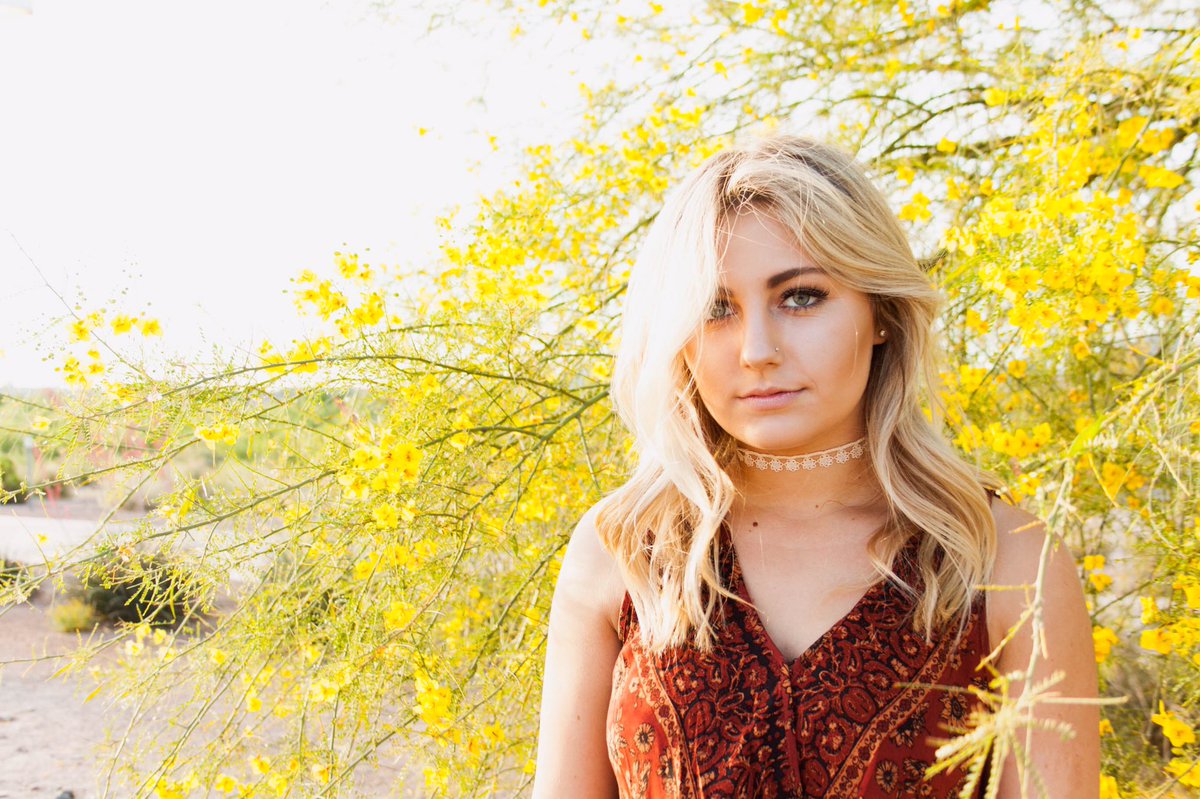 haley_vial's tweet photo. 1 more week until I'm a high school graduate https://t.co/vyVNPFnNN9